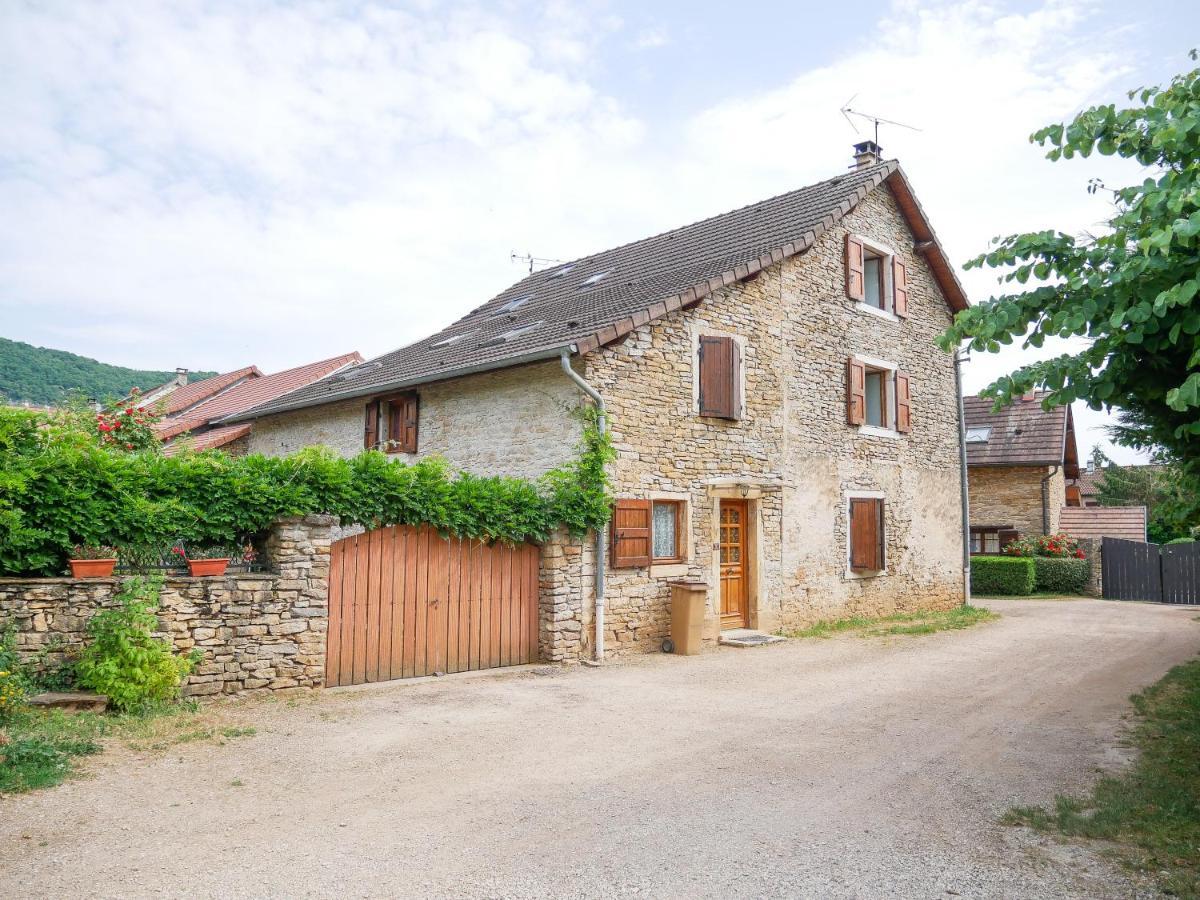 Gite Du Lavoir Leyrieu Exterior foto